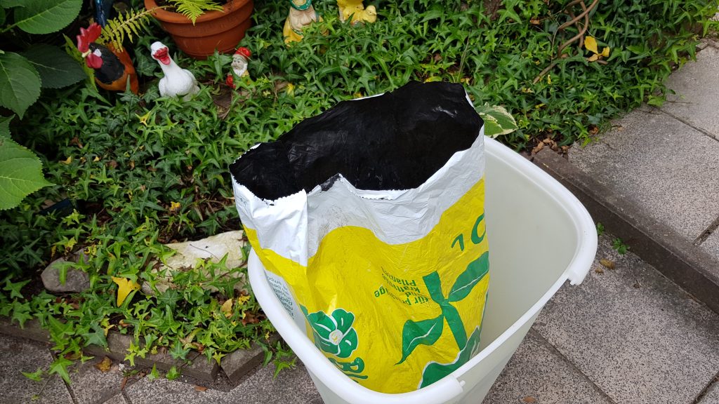 Erdsack gleich Müllsack